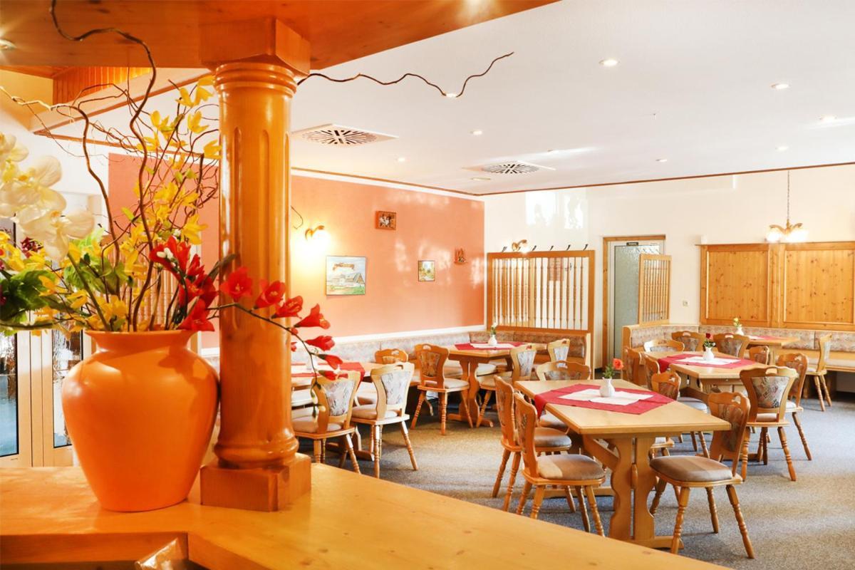 Hotel "Zum Einsiedler" Deutschneudorf Ngoại thất bức ảnh